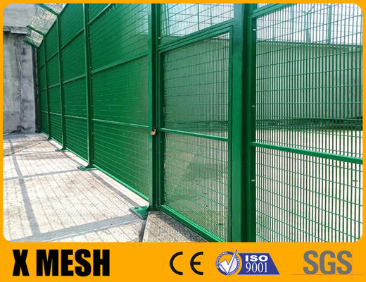 Recinzione della prigione rivestita di polvere verde con braccio Y superiore e filo di concerto per campi di alta sicurezza