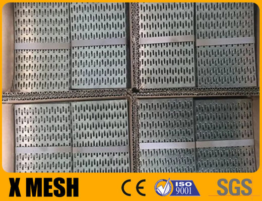 ASTM A 924 Standard Gang Nail Plates utilizzati per proteggere i fili che passano attraverso uno stud